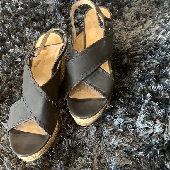 (PRE-LOVED) SEVEN DIALS WEDGES💖 - Picture 2 of 7